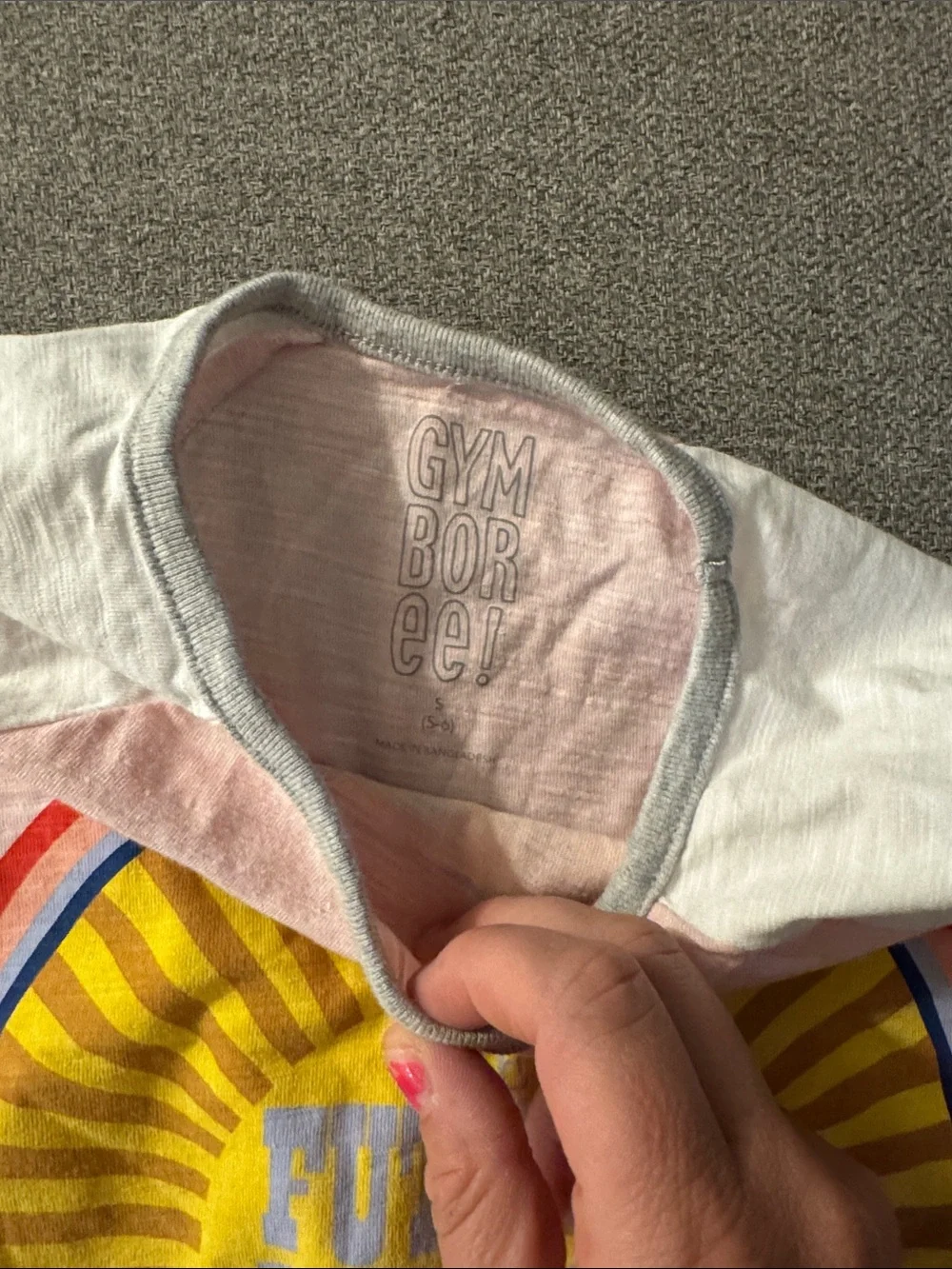 5/$15- Girl’s shirt size small
